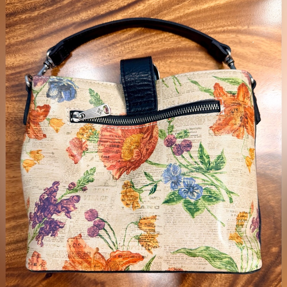 Patricia Nash Irving Bucket Parisian Newspaper Floral Satchel EUC - Picture 10 of 17